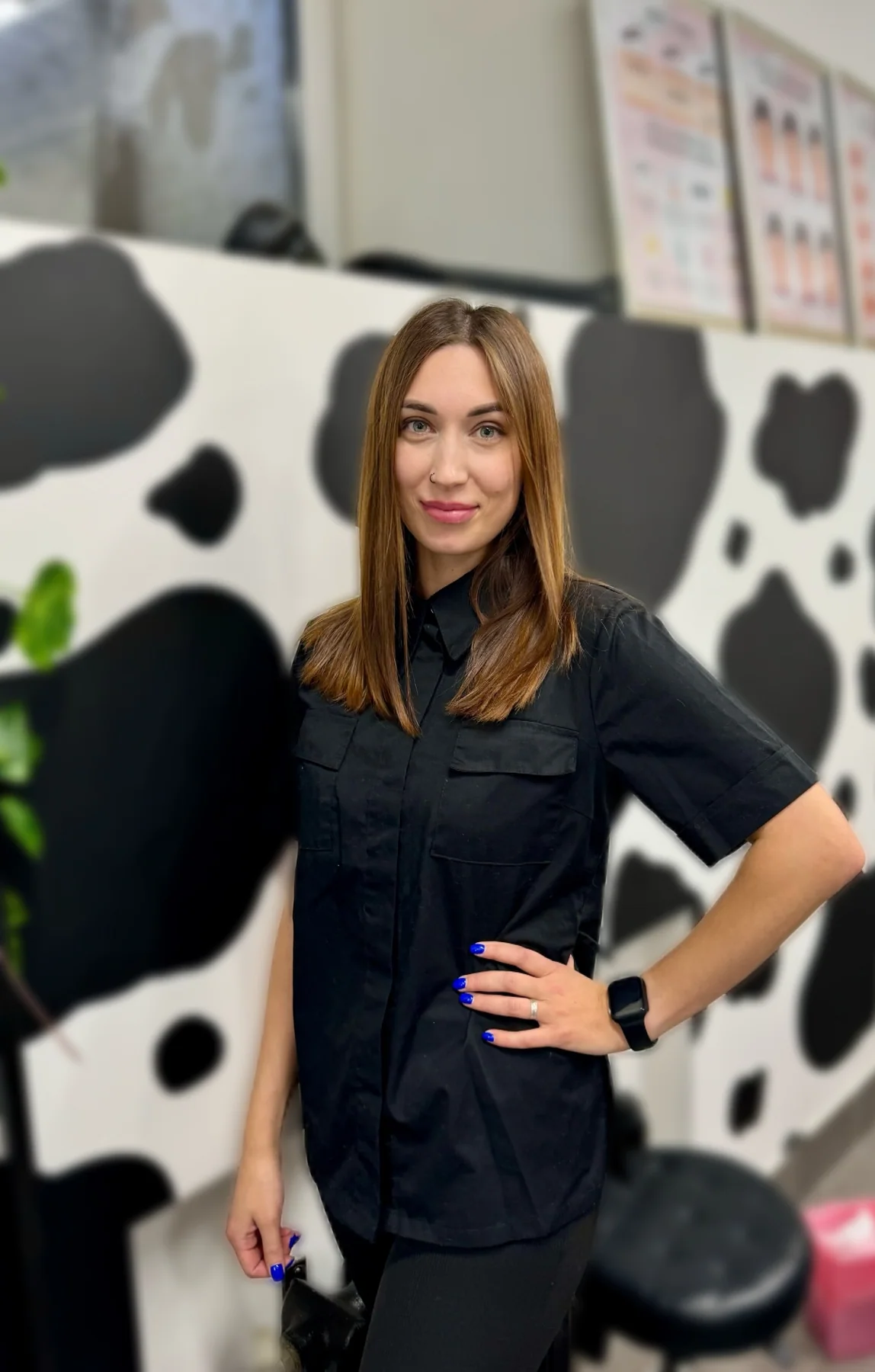Мастер перманентного макияжа Екатерина Вишневская в кабинете